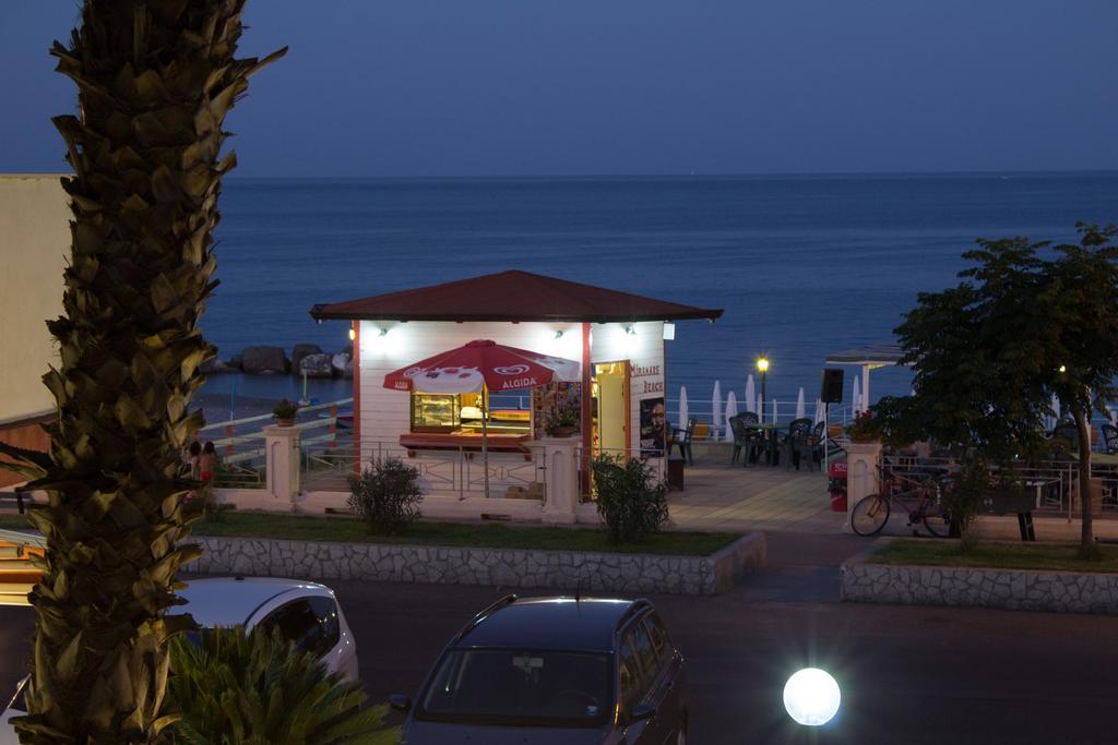 Hotel Miramare 시로마리나 외부 사진